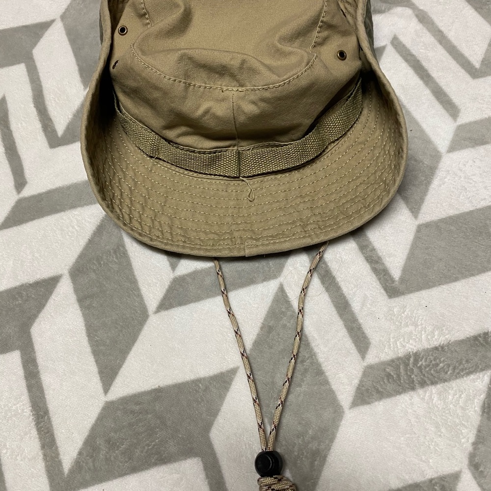Swiss tech hat - Picture 3 of 4
